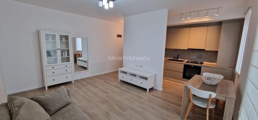 Apartament frumos cu 2 camere si loc de parcare