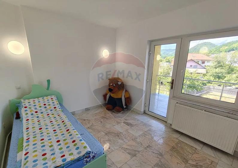 DE INCHIRIAT Spa?iu comercial generos P+2 in zona... - 4