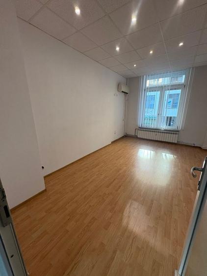 Inchiriez doua spatii comerciale pretabile pentru birouri in Severin - 1