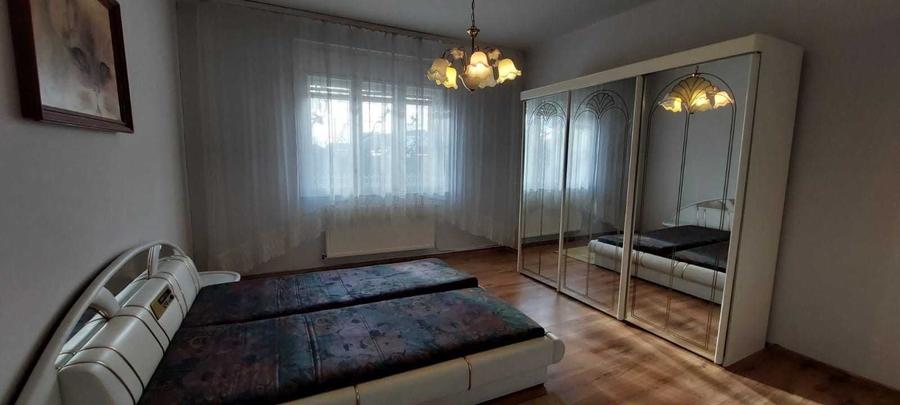 Casă cu 4 camere cu Teren 697 Mp în Vladimirescu