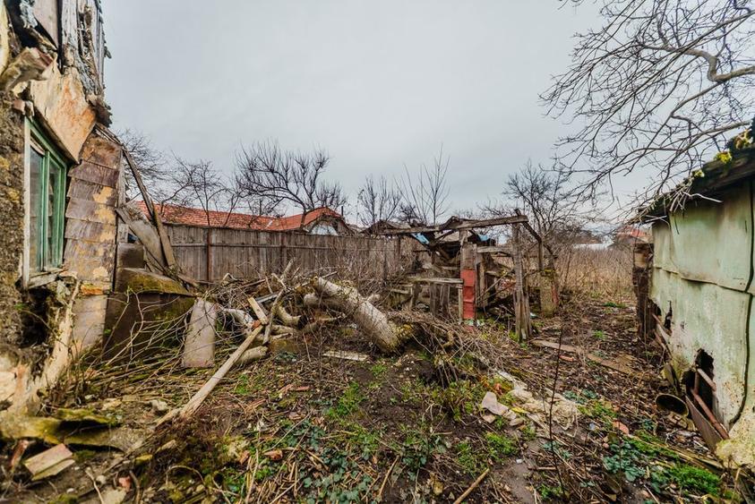 Teren 1.216 mp intravilan cu casa veche 58 mp Vladimirescu - 2