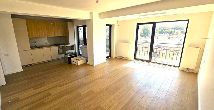 Apartament nemobilat su.83mp. pt.Birouri sau de locuit- zona Trocadero - 1