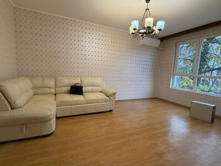 Ozana,Buhusi,Metrou 1 Decembrie 1918,et.2/4,DECOMANDAT,parcare,centrala,Liber - 1