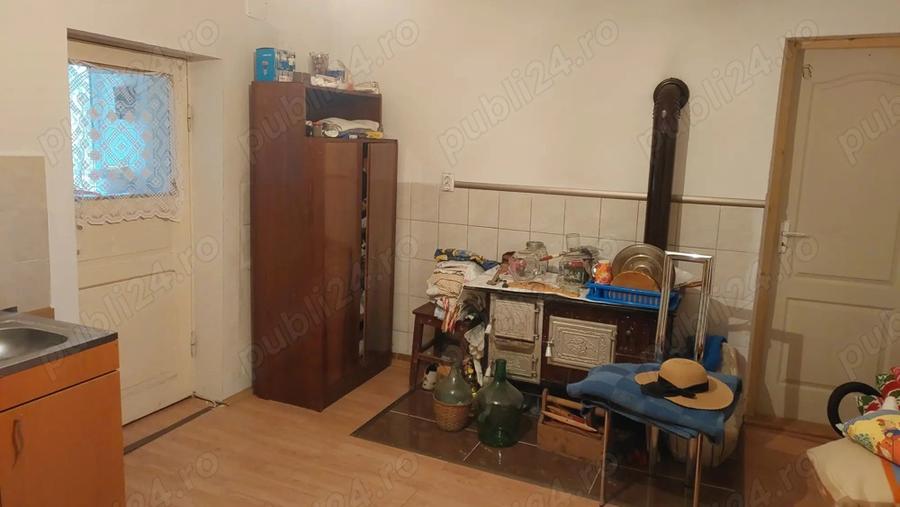 Casa de vanzare intr-o zona linistita in comuna Mociu - 4