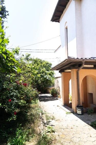 Se vinde impresionanta vila cu 10 camere plus teren in centru Ploiești - 14