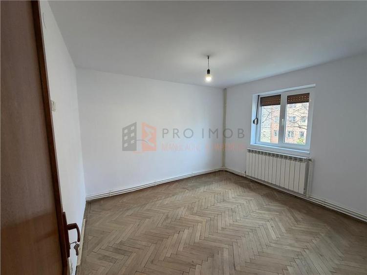 Apartament 3 camere cf 1 decomandat Zona Micro 14 - 2