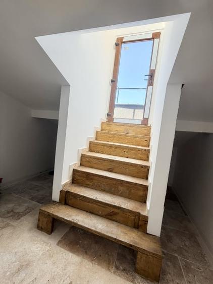 Spatiu pretabul birouri, Salon, Studio in  Mansarda Piata Romana - 9