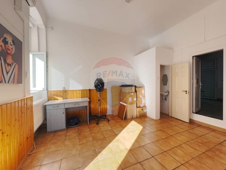 OPORTUNITATE - o proprietate unică prin amplasare și versatilitate - 13