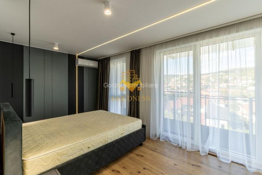 Penthouse mobilat lux, parcare, AC, bloc nou, Semicentral, zona Horea Penthouse mobilat lux, parcare, AC, bloc nou, Semicentral, zona Horea