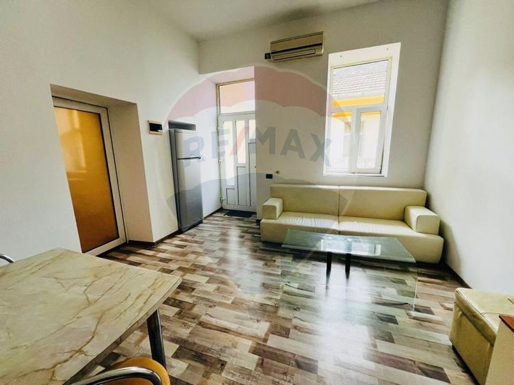 Spatiu pentru birouri /cabinete de inchiriat in zona Ultracentral - 1