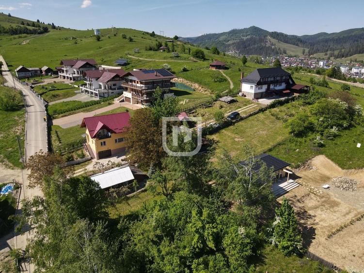 Casa bătrânească cu foișor și teren - 10