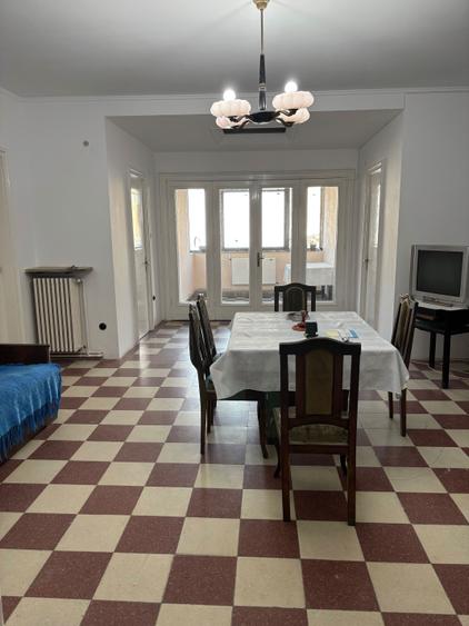 Vanzare Imobil Apartament in vila P+2, etaj 2 - 7