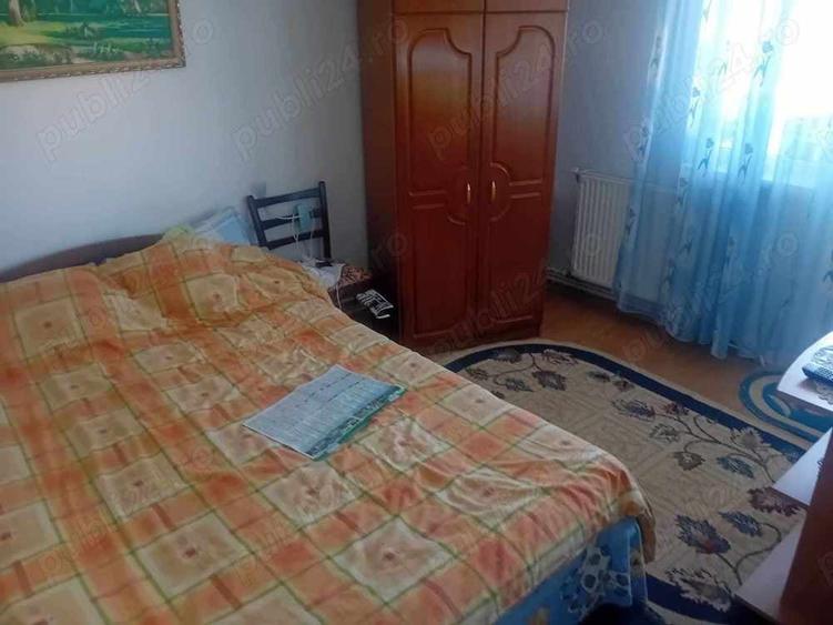 Apartament cu 3 camere decomandat în Dărmănești