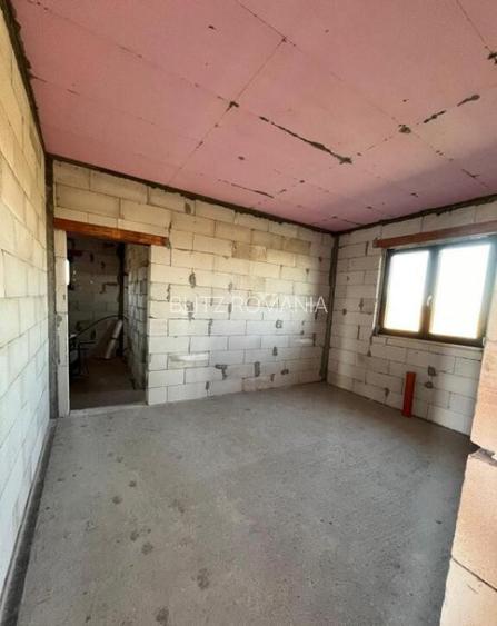 Casa individuala, la rosu, 161 mp, Fratautii Vechi