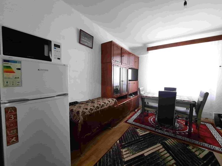 Garsoniera etaj 2, cartier Lazaret - 1