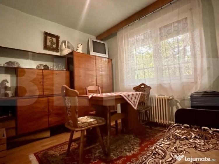 Apartament de vanzare, decomandat cu 3 camere, zona Dacia - 3