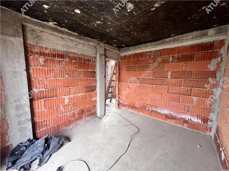 Casa cu 4 camere 2 bai si teren de 230 mp Selimbar - 11