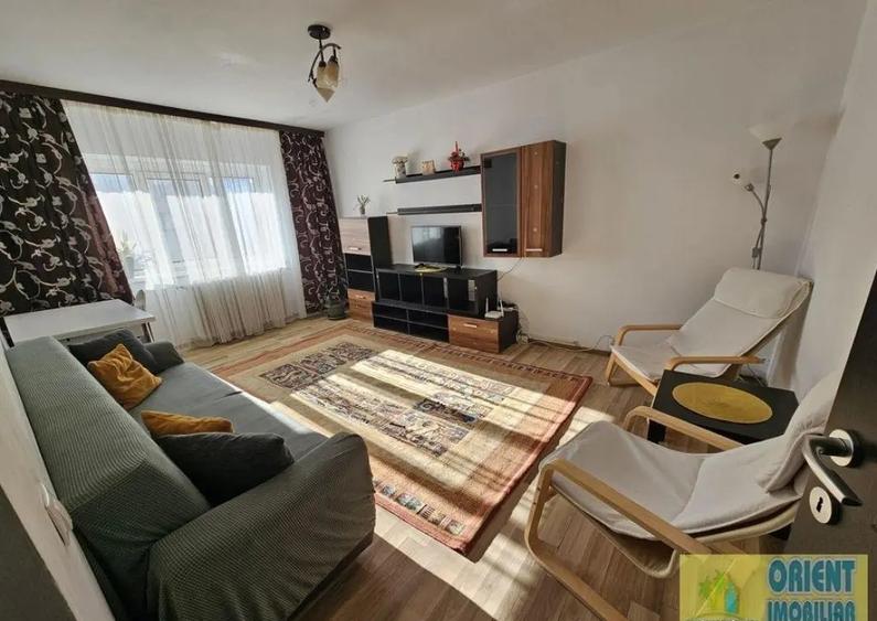 Poarta 6, decomandat, 2 camere de vanzare, etaj 2 - 1