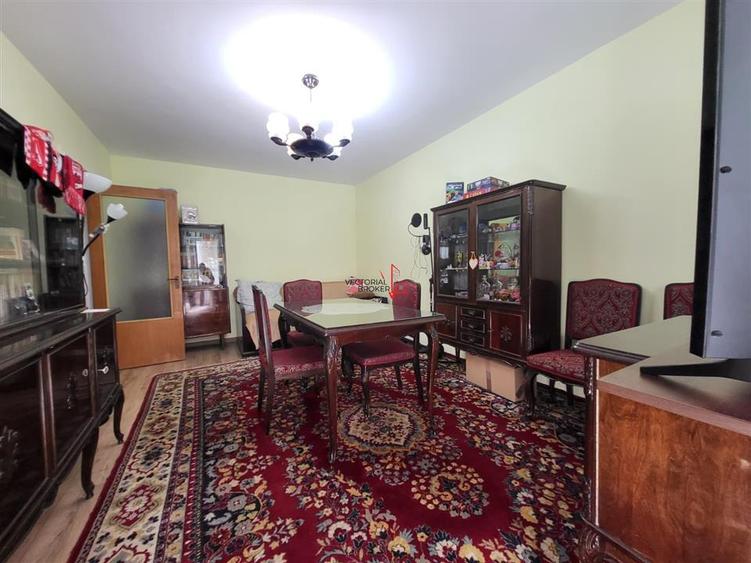 Apartament cu 3 camere decomandat în Titan