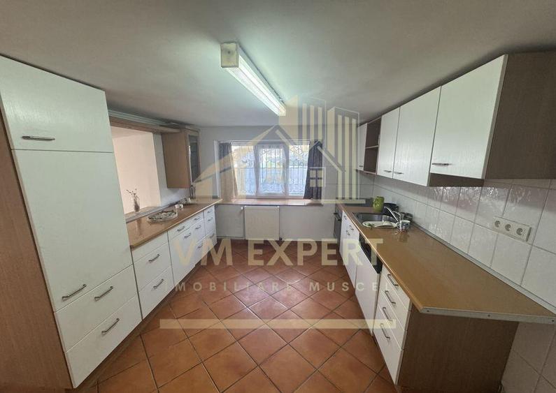 VILA 5 CAMERE, TEREN 4520 MP, LERESTI, ARGES - 12