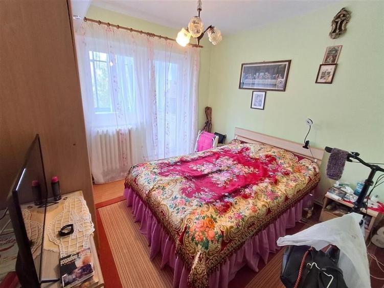 Apartament 3 camere decomandat 2 balcoane pivnita zona Valea Aurie - 12