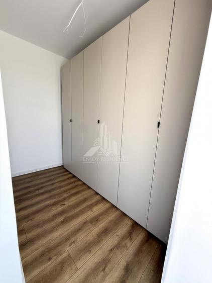 Apartament cu 3 camere semidecomandat, mobilat în Prelungirea Ghencea