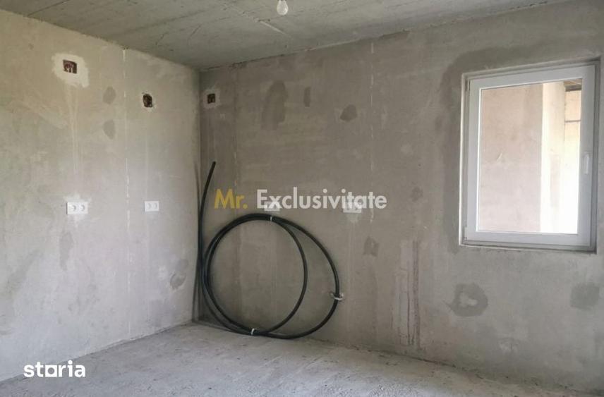 Casă cu 5 camere cu Teren 388 Mp în Șimnicu de Sus