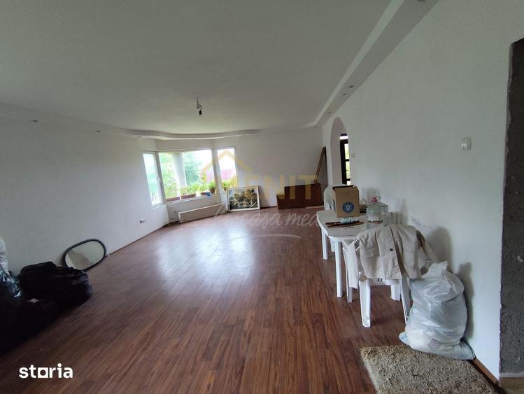 Casă cu 5 camere cu Teren 1508 Mp în Bereasca