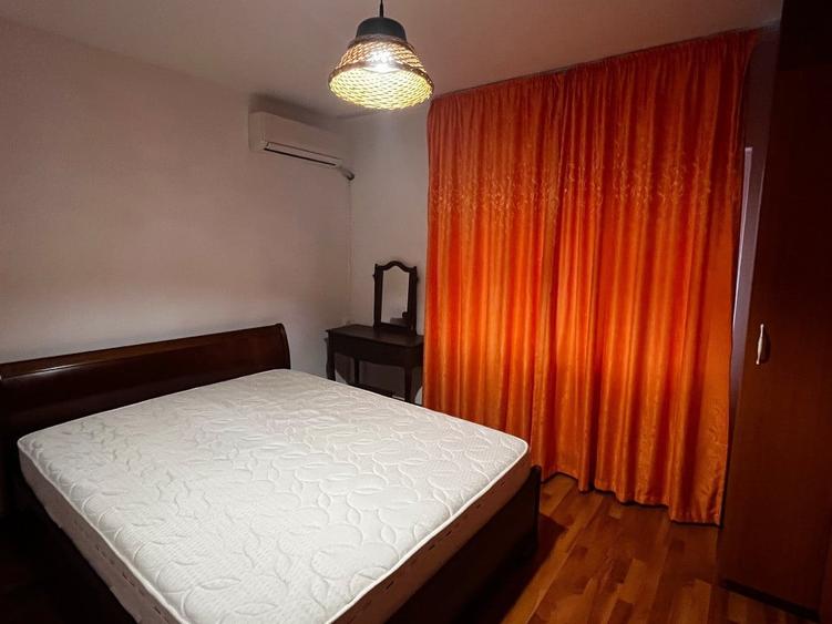 Apartament cu 3 camere decomandat în Sebastian