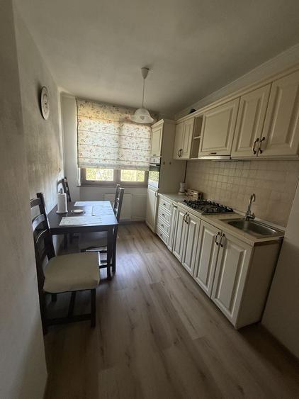 Inchiriez apartament 2 camere Rogerius - 2