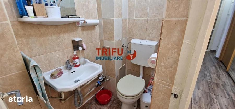 Apartament cu 3 camere decomandat în Cetate