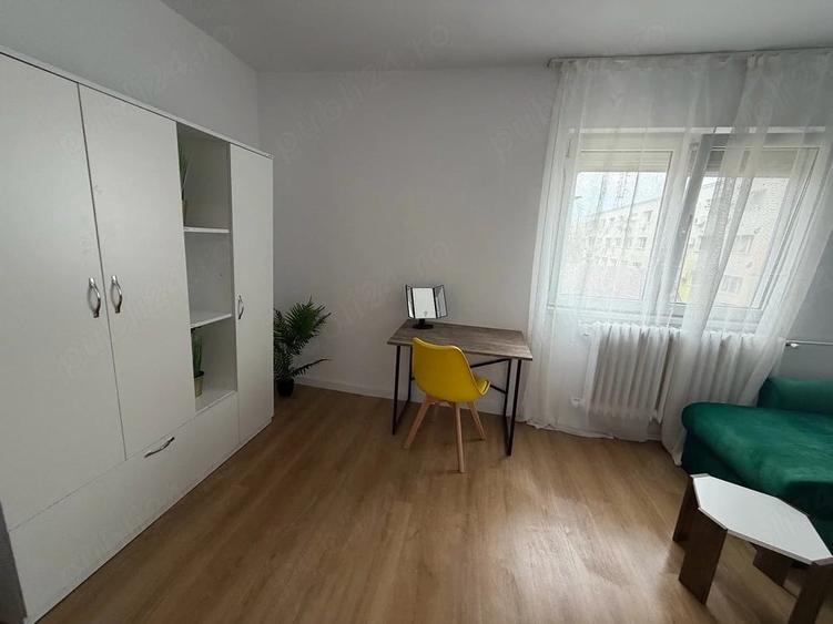 Garsonieră decomandată în Complex Studențesc