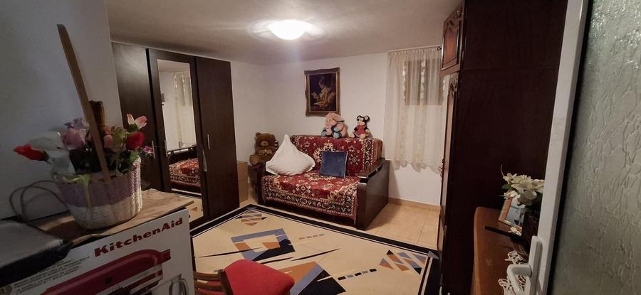 Casă individuală cu 3 camere cu Canalizare în Central