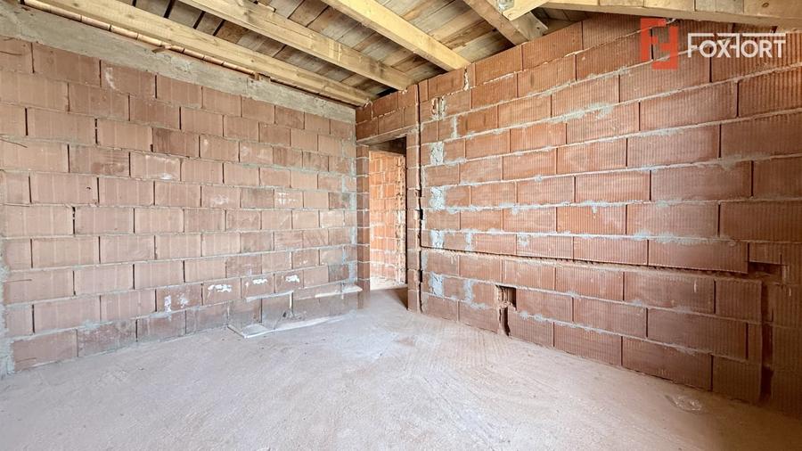 Duplex cu 4 camere cu Canalizare în Moșnița Nouă