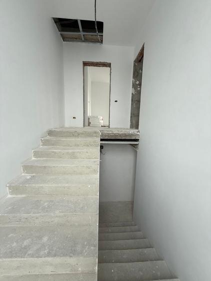 Casă individuală cu 5 camere cu Canalizare în Mogoșoaia