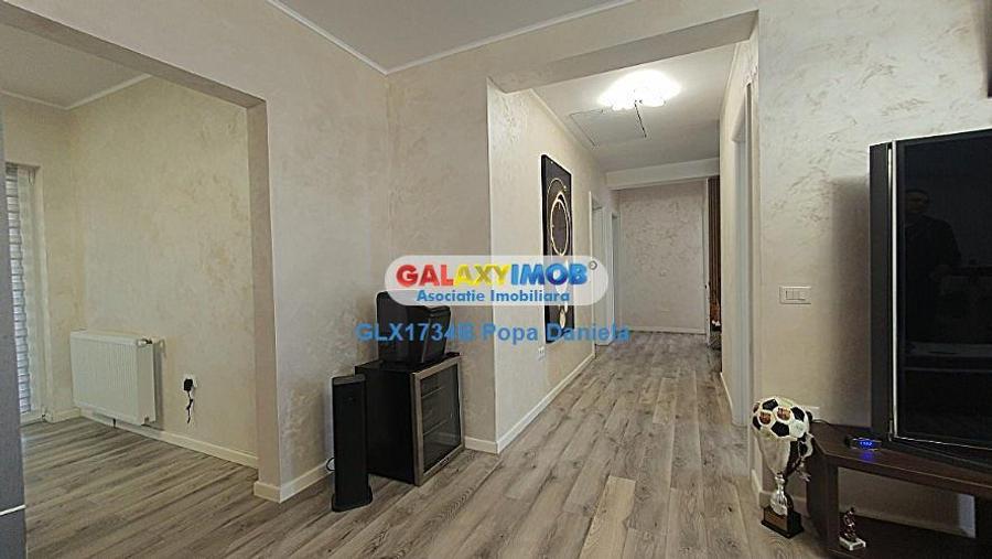 Casă cu 4 camere cu Garaj în Domnești