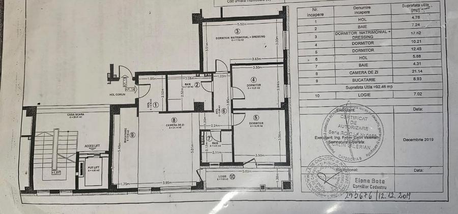 Apartament cu 4 camere decomandat în Florești