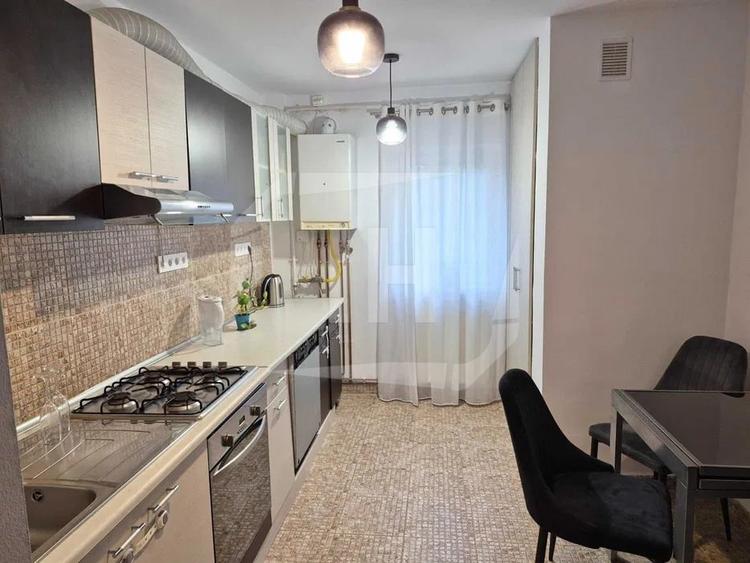 Apartament cu 3 camere decomandat, mobilat în Mărăști