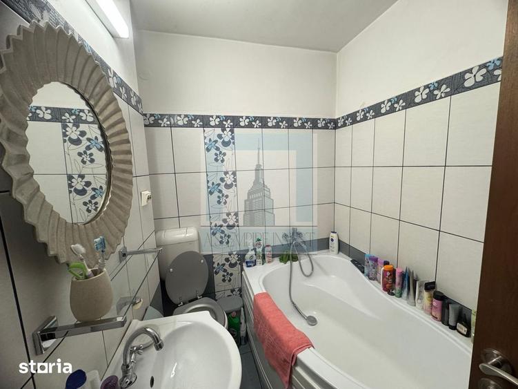 Apartament cu 3 camere în Centrul Civic