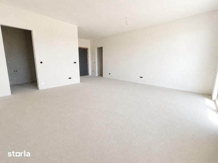 Apartament cu 3 camere semidecomandat în Florești