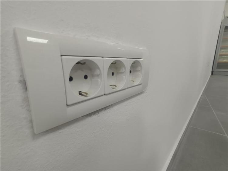Casă individuală cu 4 camere cu Canalizare în Ciclova Română
