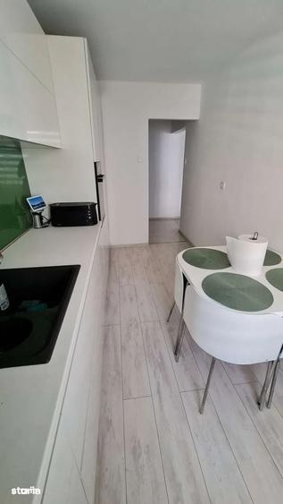 Apartament cu 3 camere decomandat în Griviței
