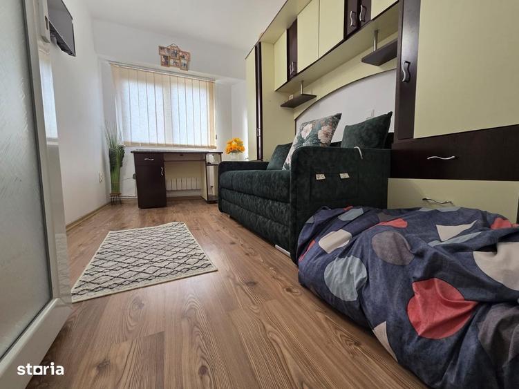 Apartament cu 4 camere decomandat în E3
