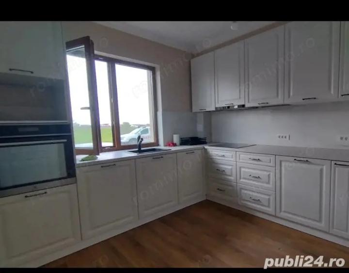 Casă cu 6 camere cu Teren 280 Mp în Săcălaz
