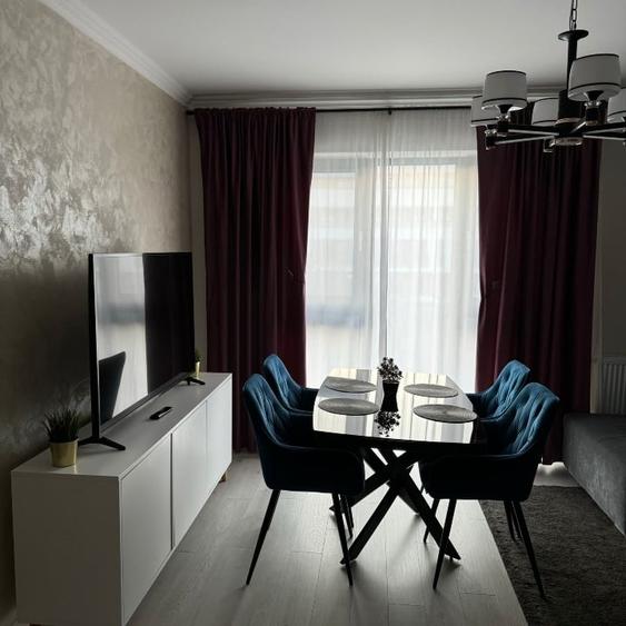 Apartament cu 2 camere semidecomandat, mobilat în Tractorul
