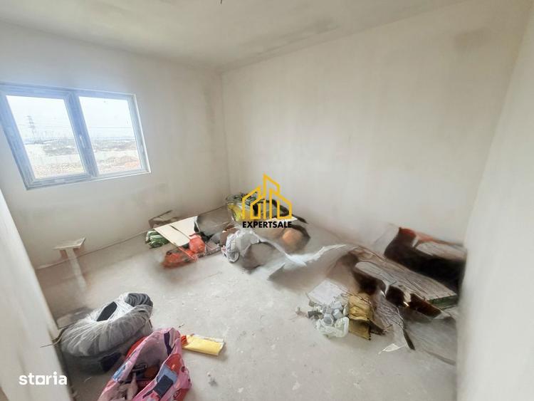 Casă cu 5 camere cu Teren 250 Mp în Clinceni