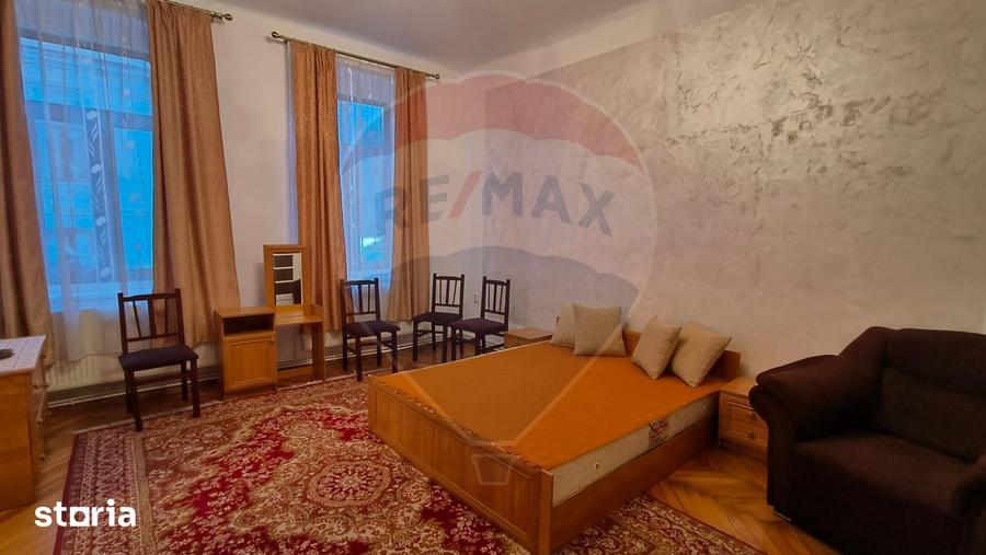 Casă cu 3 camere cu Teren 127.58 Mp în Piața Centrală