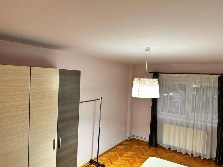 Apartament cu 4 camere decomandat în Complex Studențesc