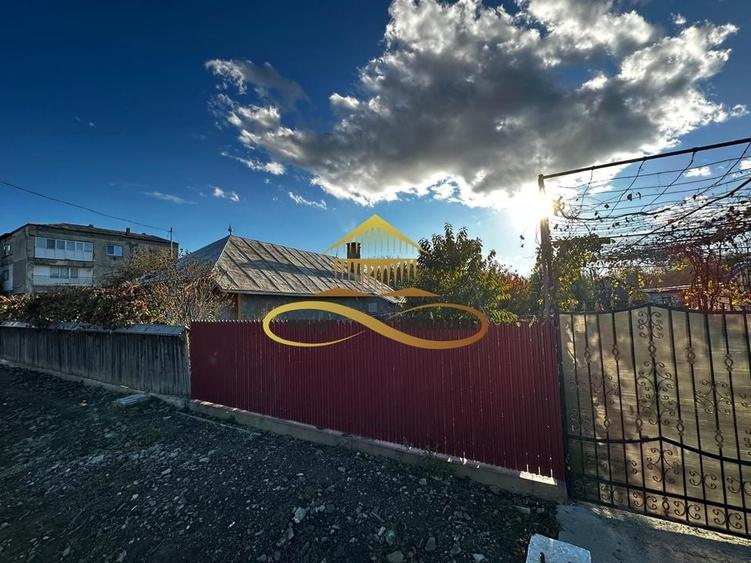 Casa batraneasca din caramida de vanzare si 4500 mp teren Negri Bacau - 4