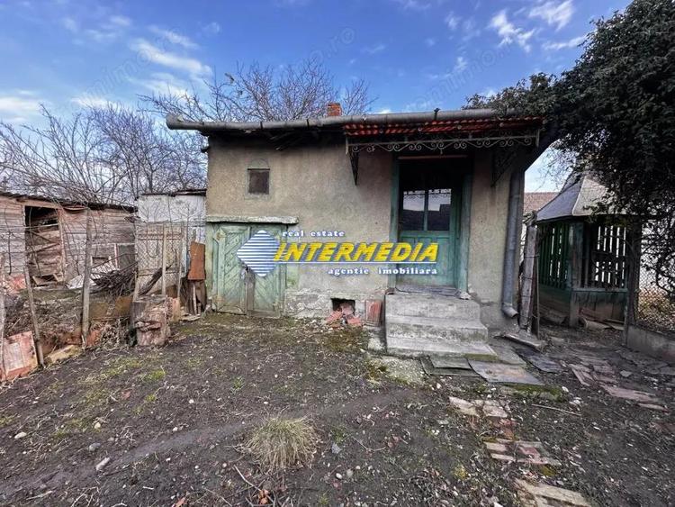 Casa Veche 1242 mp Teren Intravilan imprejmuita sfalt toate utilitatile bransate - 2